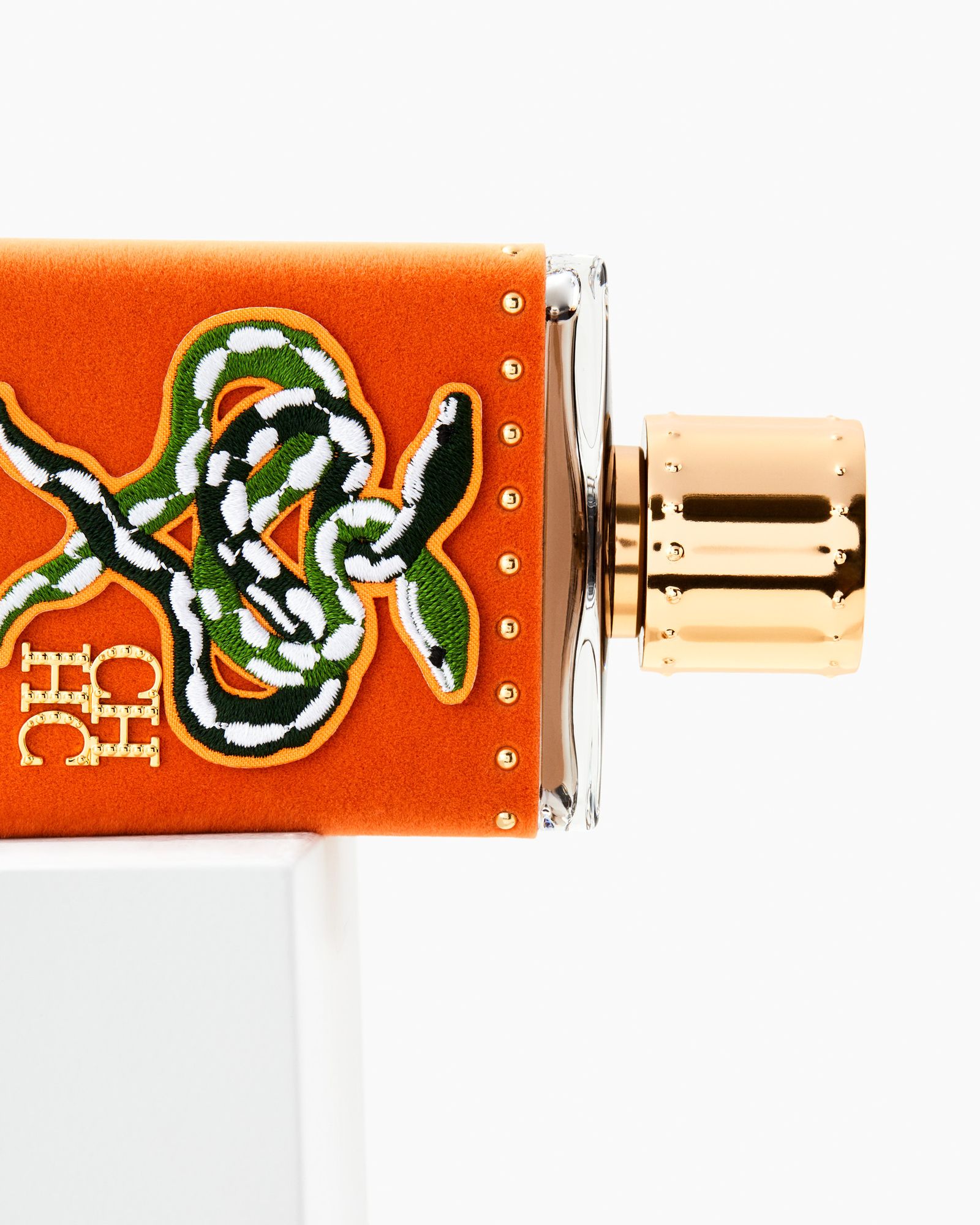 STUDIO-BAKUZA_Carolina-Herrera-HOT-HOT-HOT-Perfum-bottle-men